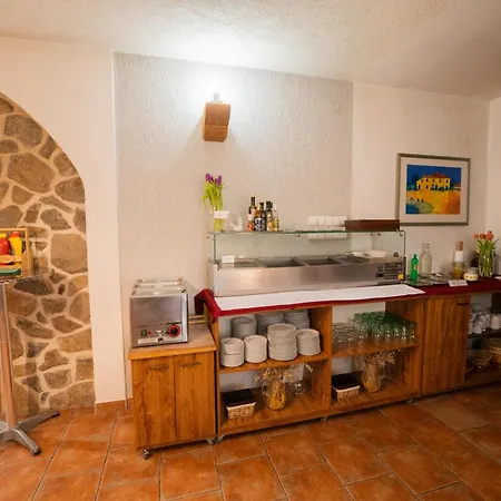 Hotel Na Pekarne 3*