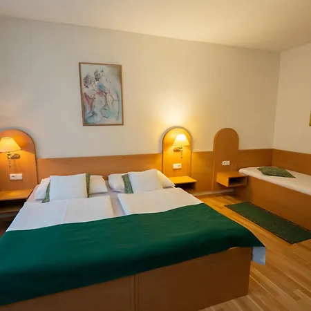 Na Pekarne Otel