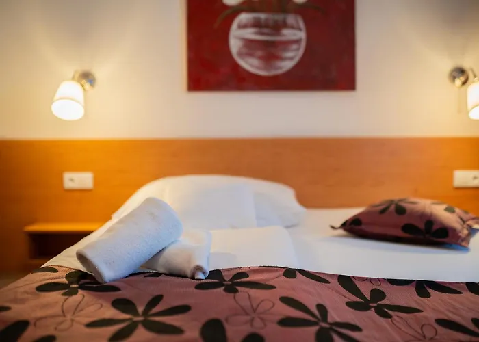 Hotel Na Pekarne 3*